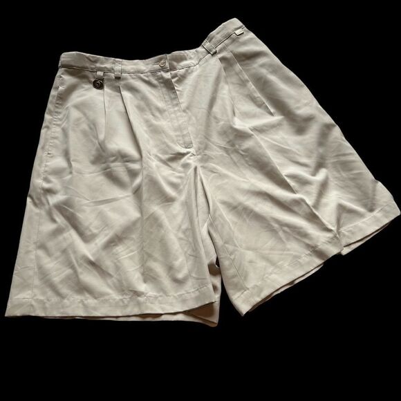 Liz Claiborne Golf bermuda shorts Stone Size 16 belt loops 3 pockets light wt. - Picture 1 of 9